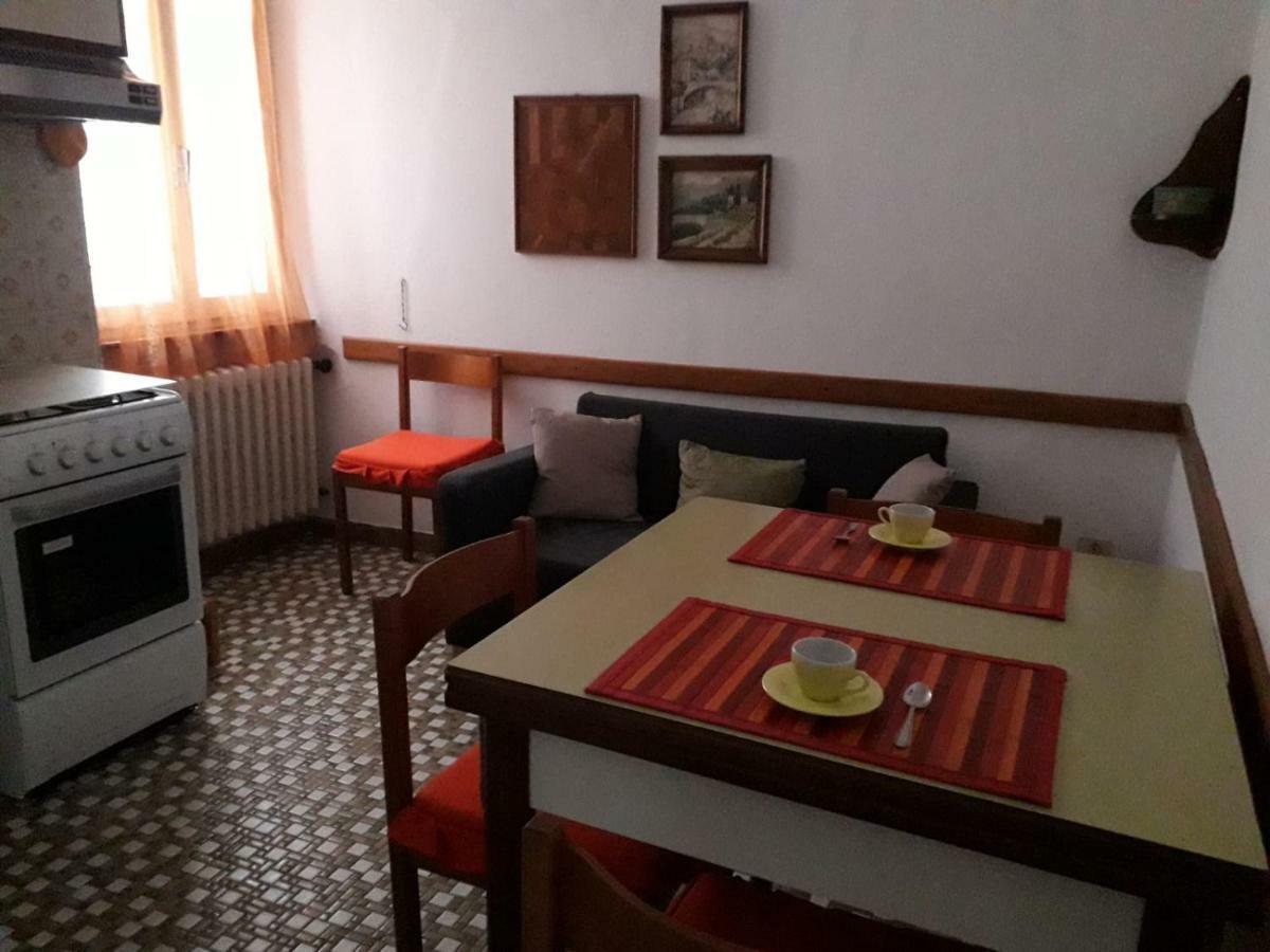 Casa Teresina - Corenno Plinio Lago Di Como Lägenhet Dervio Exteriör bild