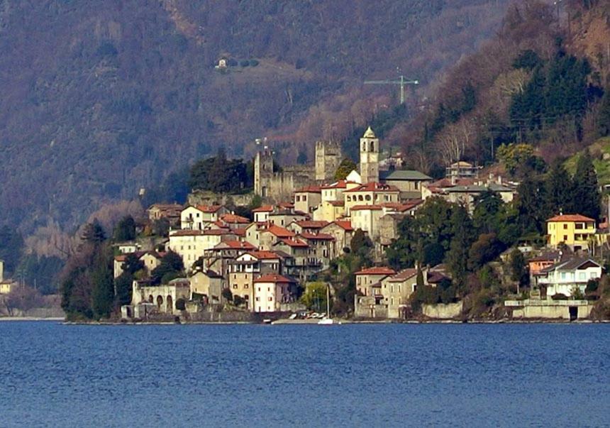 Casa Teresina - Corenno Plinio Lago Di Como Lägenhet Dervio Exteriör bild